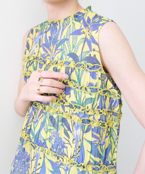 DOLLUPOOPS(ドールアップウップス)の「Lily Print Frill Gather Blouse(リリープリントフリルギャザーブラウス)(シャツ/ブラウス・レディース・チャコール/イエロー・FREE)」の9枚目の写真