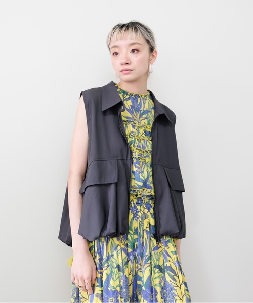 DOLLUPOOPS(ドールアップウップス)の「Lily Print Frill Gather Blouse(リリープリントフリルギャザーブラウス)(シャツ/ブラウス・レディース・チャコール/イエロー・FREE)」の13枚目の写真