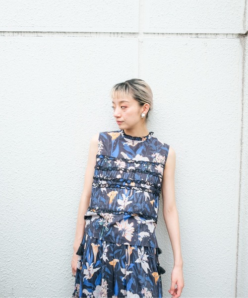 DOLLUPOOPS(ドールアップウップス)の「Lily Print Frill Gather Blouse(リリープリントフリルギャザーブラウス)(シャツ/ブラウス・レディース・チャコール/イエロー・FREE)」の15枚目の写真