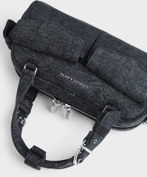 CHARLES & KEITH(チャールズ & キース)の「Rachel レイチェル デニム マルチポケット ボウリングバッグ(トートバッグ・レディース・ブルー系その他3・S)」の4枚目の写真