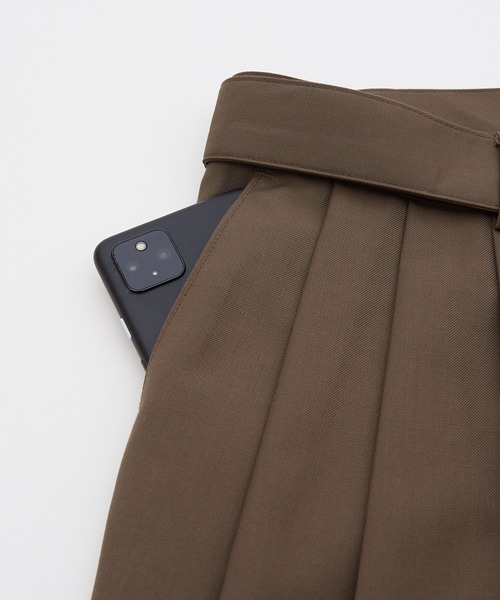 OXA(オグザ)の「ベルト付きスラックス(スラックス・メンズ・ブラウン/ブラック/チャコール・LARGE/MEDIUM)」の8枚目の写真