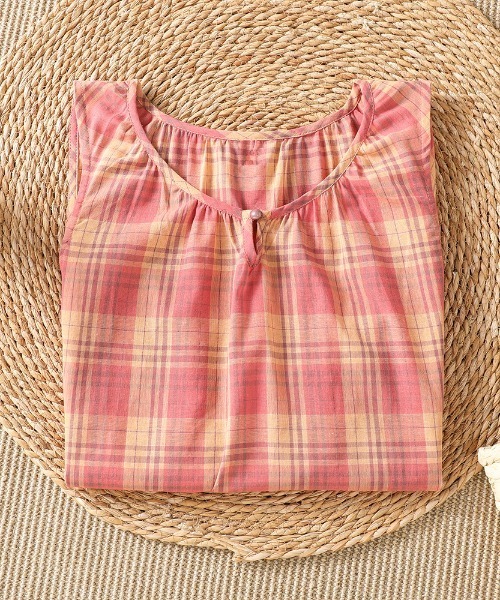 LUCPY(ラクピー)の「チェック柄 ノースリーブフレアワンピース(ワンピース・レディース・レッド・MEDIUM/LARGE/X-LARGE/XX-LARGE)」の3枚目の写真