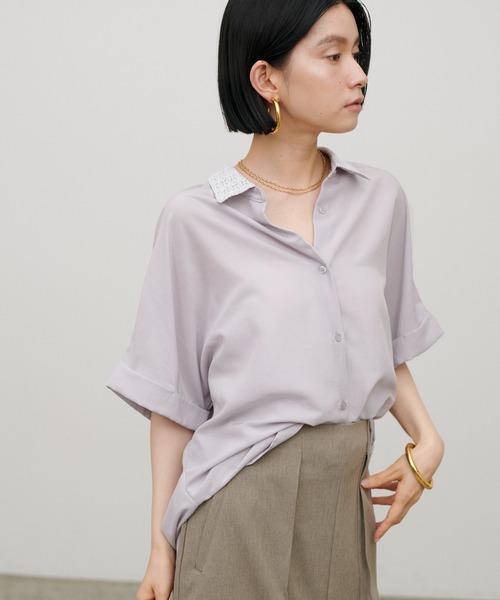 LARUTA(ラルータ)の「【LARUTA】衿レースフィブリルサテンシャツ(シャツ/ブラウス・レディース・ダークブラウン/ライトグレー/ブルー/オフホワイト・MEDIUM)」の12枚目の写真