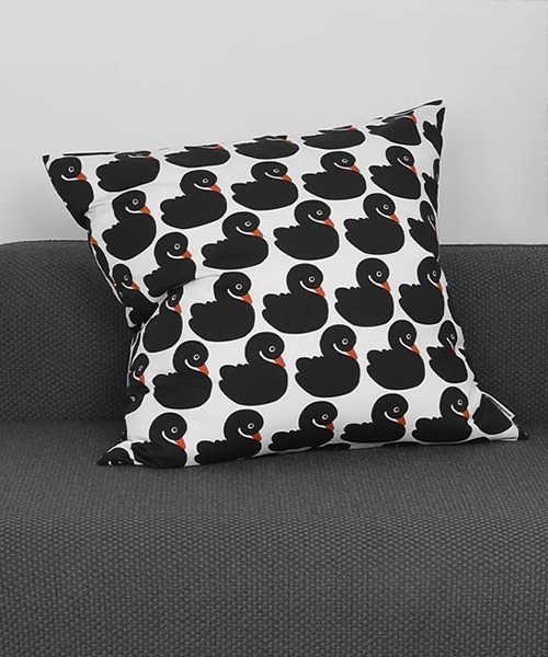 Swan Cushion Cover（クッション/クッションカバー）｜kittybunnypony