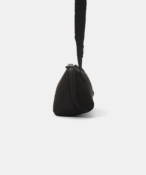 ADD CULUMN(アドカラム)の「ADDCULUMN/アドカラム FIGRE BODYBAG NYLON(ショルダーバッグ・レディース・ブラック・FREE)」の9枚目の写真