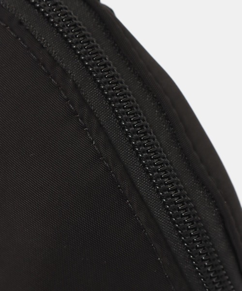 ADD CULUMN(アドカラム)の「ADDCULUMN/アドカラム FIGRE BODYBAG NYLON(ショルダーバッグ・レディース・ブラック・FREE)」の5枚目の写真