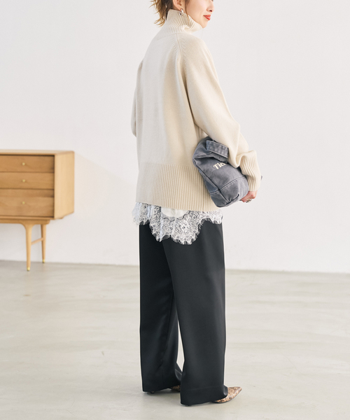 Spick & Span(スピックアンドスパン)の「裏微起毛サテンイージーパンツ(スラックス・レディース・ベージュ/ブラック・38/36/40)」の10枚目の写真