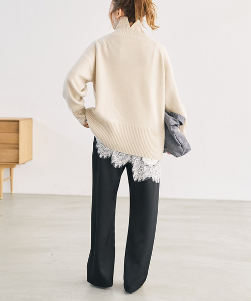 Spick & Span(スピックアンドスパン)の「裏微起毛サテンイージーパンツ(スラックス・レディース・ベージュ/ブラック・38/36/40)」の11枚目の写真