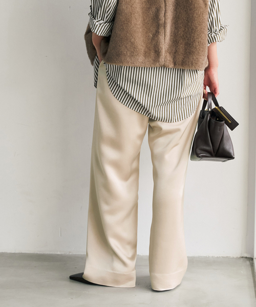 Spick & Span(スピックアンドスパン)の「裏微起毛サテンイージーパンツ(スラックス・レディース・ベージュ/ブラック・38/36/40)」の16枚目の写真