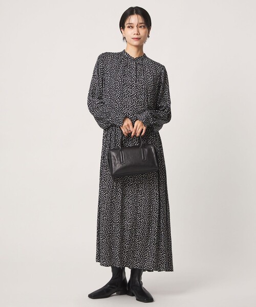 green label relaxing（グリーンレーベルリラクシング）の「［size SHORTあり］サテン ギャザー ロングスリーブ ワンピース（ワンピース・レディース・ダークブラウン/その他1/ネイビー・FREE/SHORT）」の12枚目の写真