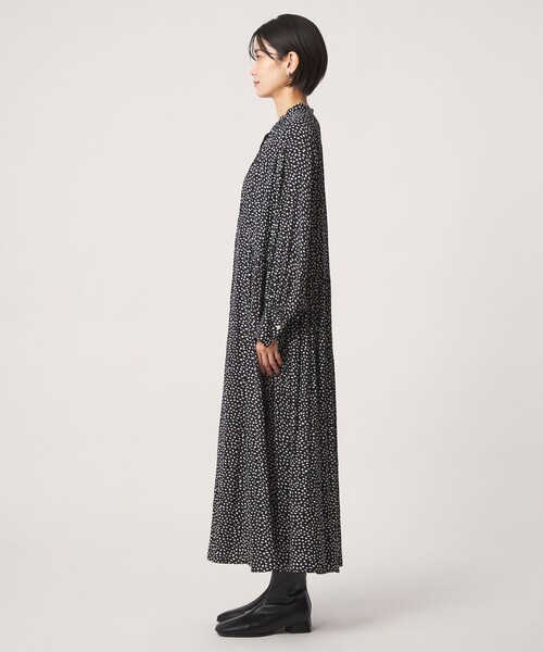 green label relaxing（グリーンレーベルリラクシング）の「［size SHORTあり］サテン ギャザー ロングスリーブ ワンピース（ワンピース・レディース・ダークブラウン/その他1/ネイビー・FREE/SHORT）」の16枚目の写真