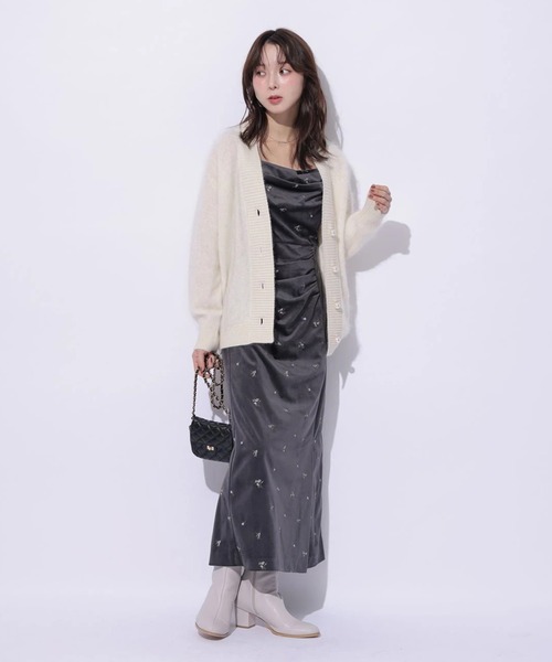 Mystrada(マイストラーダ)の「Vネックファーニットカーディガン(ニット/セーター・レディース・ホワイト/ピンク/ブルーグレー・38)」の16枚目の写真