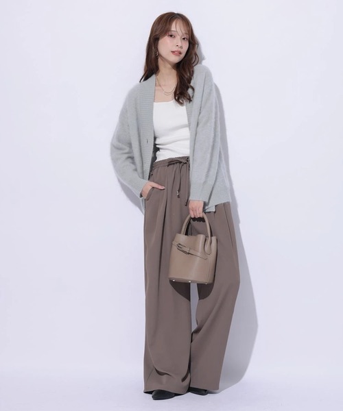 Mystrada(マイストラーダ)の「Vネックファーニットカーディガン(ニット/セーター・レディース・ホワイト/ピンク/ブルーグレー・38)」の11枚目の写真