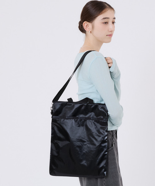 LeSportsac(レスポートサック)の「N/S LAPTOP BAG ブラックシャイン(ショルダーバッグ・レディース・ブラック・FREE)」の1枚目の写真