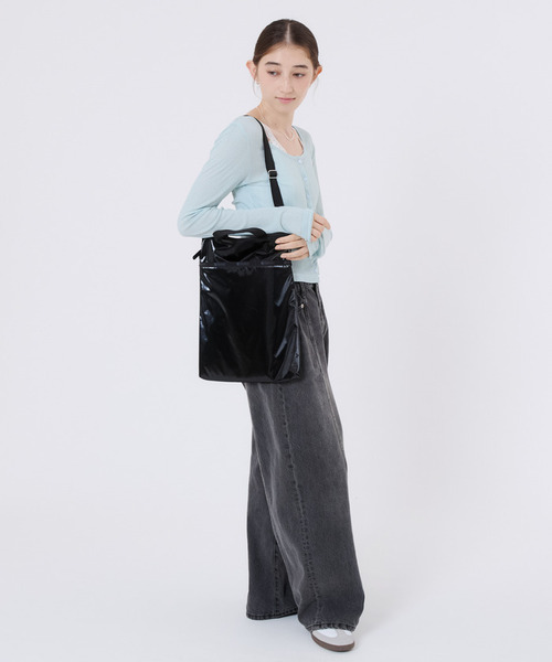 LeSportsac(レスポートサック)の「N/S LAPTOP BAG ブラックシャイン(ショルダーバッグ・レディース・ブラック・FREE)」の3枚目の写真