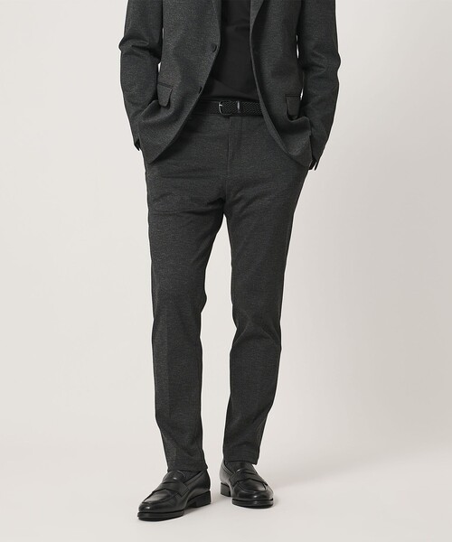 UNITED ARROWS(ユナイテッドアローズ)の「シャークスキン ノープリーツ テーパードスラックス UA COZY ウォッシャブル 2WAYストレッチ(スラックス・メンズ・ダークブラウン/ネイビー/ダークグレー・M/XXL/S/L/XL)」の4枚目の写真
