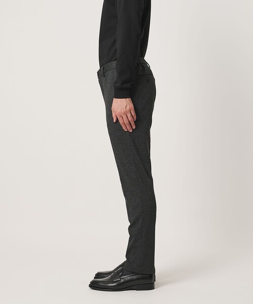 UNITED ARROWS(ユナイテッドアローズ)の「シャークスキン ノープリーツ テーパードスラックス UA COZY ウォッシャブル 2WAYストレッチ(スラックス・メンズ・ダークブラウン/ネイビー/ダークグレー・M/XXL/S/L/XL)」の16枚目の写真