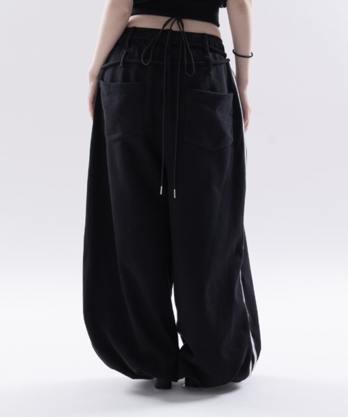 Melviianne(メルヴィアンヌ)の「Corded sweat pants(スウェットパンツ・レディース・Black/LT.Gray・FREE)」の6枚目の写真