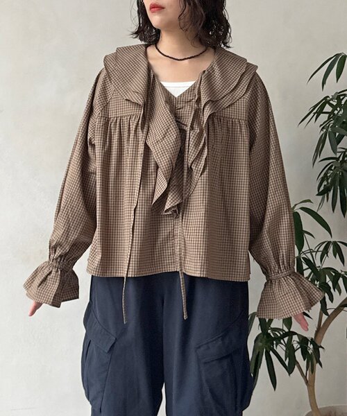 CPCM（シーピーシーエム）の「ネックフリルキャンディブラウス（シャツ/ブラウス・レディース・ネイビー/ブラウン/ホワイト・FREE）」の10枚目の写真