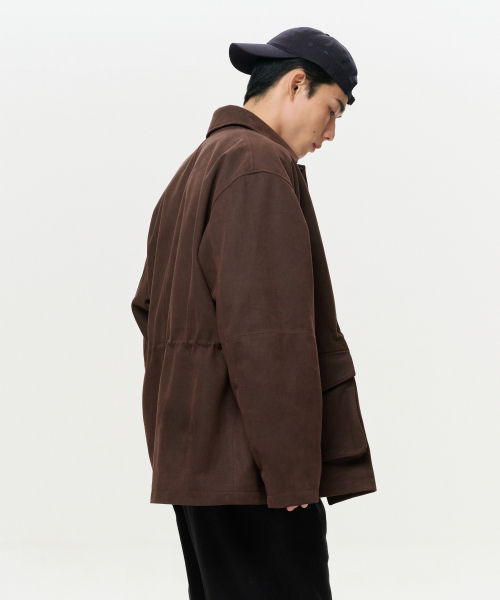 ERA(エラ)の「UNISEX ERA FAUX SUEDE SAFARI JACKET - BROWN(テーラードジャケット・レディース・その他・SMALL/MEDIUM/LARGE)」の4枚目の写真