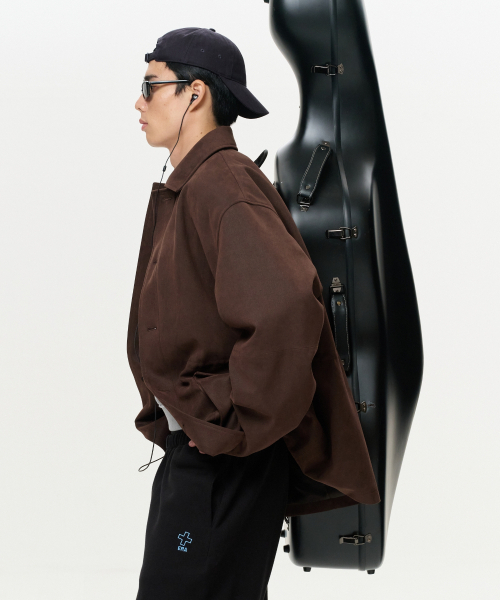 ERA(エラ)の「UNISEX ERA FAUX SUEDE SAFARI JACKET - BROWN(テーラードジャケット・レディース・その他・SMALL/MEDIUM/LARGE)」の5枚目の写真