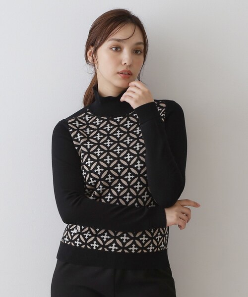 DRESSTERIOR(ドレステリア)の「オーバーラップサークルタートルニット(ニット/セーター・レディース・ブラック系/グレー系・36/38)」の8枚目の写真