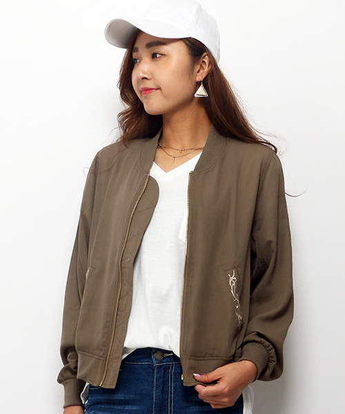 VENCEEXCHANGE（ヴァンスエクスチェンジ）の「ジョーゼット刺繍入りブルゾン  （ブルゾン・レディース・ベージュ/ブラック/オフホワイト/ダークグリーン・MEDIUM）」の4枚目の写真