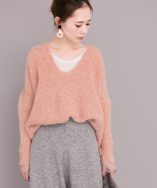 KBF（ケイビーエフ）の「【WEB限定】KBF　ブークレＶネックニット（ニット/セーター・レディース・ネイビー/ピンク/グレー・ONE）」の3枚目の写真