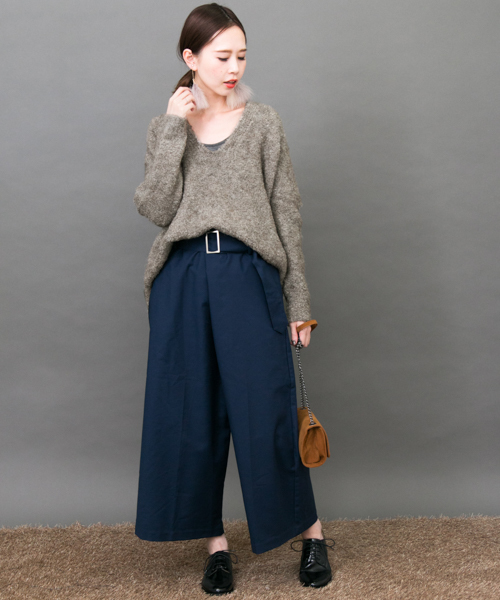 KBF（ケイビーエフ）の「【WEB限定】KBF　ブークレＶネックニット（ニット/セーター・レディース・ネイビー/ピンク/グレー・ONE）」の6枚目の写真