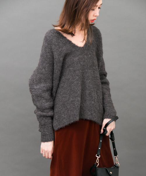 KBF（ケイビーエフ）の「【WEB限定】KBF　ブークレＶネックニット（ニット/セーター・レディース・ネイビー/ピンク/グレー・ONE）」の7枚目の写真