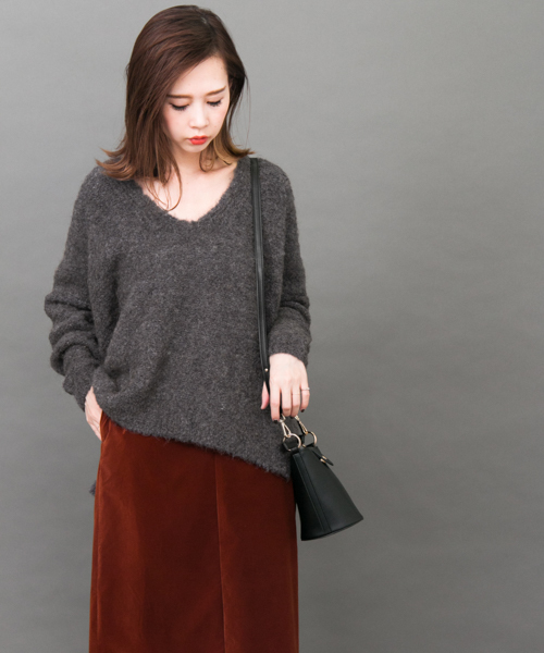 KBF（ケイビーエフ）の「【WEB限定】KBF　ブークレＶネックニット（ニット/セーター・レディース・ネイビー/ピンク/グレー・ONE）」の20枚目の写真