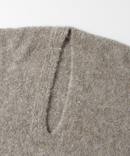 KBF（ケイビーエフ）の「【WEB限定】KBF　ブークレＶネックニット（ニット/セーター・レディース・ネイビー/ピンク/グレー・ONE）」の17枚目の写真