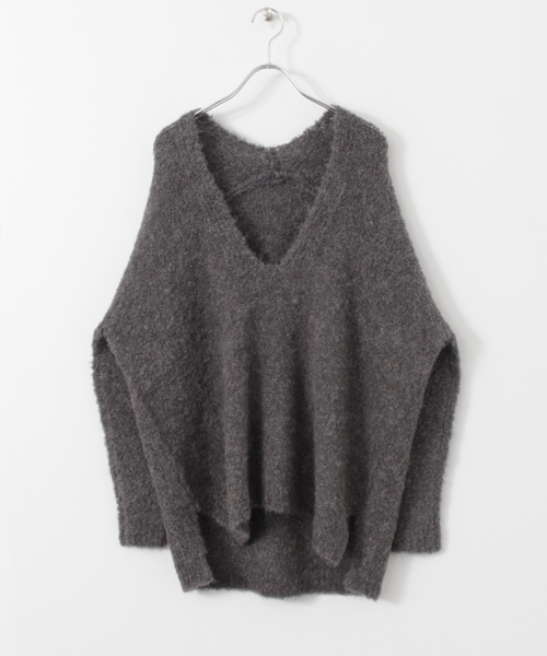 KBF（ケイビーエフ）の「【WEB限定】KBF　ブークレＶネックニット（ニット/セーター・レディース・ネイビー/ピンク/グレー・ONE）」の12枚目の写真