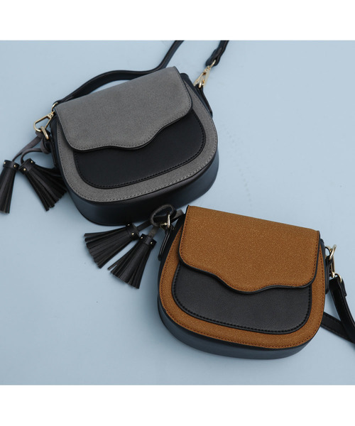 PLAIN CLOTHING（プレーンクロージング）の「タッセル付き切り替えショルダーバッグ【PLAIN CLOTHING】（ショルダーバッグ・レディース・グレー/ブラック/レッド/キャメル・FREE）」の19枚目の写真