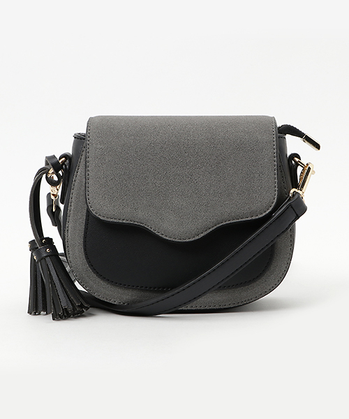 PLAIN CLOTHING（プレーンクロージング）の「タッセル付き切り替えショルダーバッグ【PLAIN CLOTHING】（ショルダーバッグ・レディース・グレー/ブラック/レッド/キャメル・FREE）」の20枚目の写真