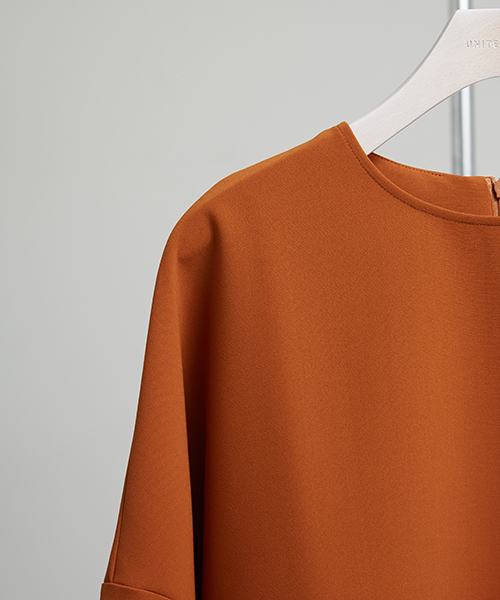 UNITED TOKYO（ユナイテッドトウキョウ）の「ストレッチワイドTOP（Tシャツ/カットソー・レディース・ブラウン/オフホワイト/ブラック・1）」の5枚目の写真