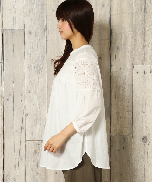 LBC(エルビーシー)の「袖レースチビハイネックブラウス(シャツ/ブラウス・レディース・ホワイト/ピンク・M/L/MEDIUM/LARGE)」の3枚目の写真