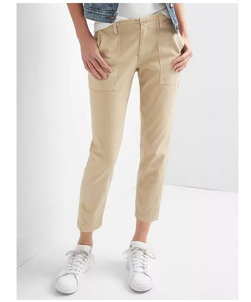 GAP(ギャップ)の「ガールフレンド ユーティリティチノ(チノパンツ・レディース・ベージュ/サファリグリーン/ブラック・6/4/8/2/000/00/0)」の2枚目の写真