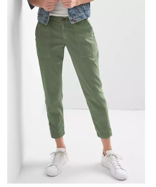 GAP(ギャップ)の「ガールフレンド ユーティリティチノ(チノパンツ・レディース・ベージュ/サファリグリーン/ブラック・6/4/8/2/000/00/0)」の3枚目の写真