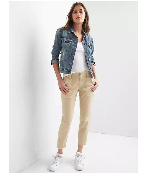 GAP(ギャップ)の「ガールフレンド ユーティリティチノ(チノパンツ・レディース・ベージュ/サファリグリーン/ブラック・6/4/8/2/000/00/0)」の6枚目の写真