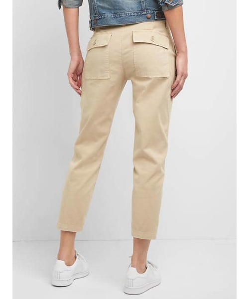 GAP(ギャップ)の「ガールフレンド ユーティリティチノ(チノパンツ・レディース・ベージュ/サファリグリーン/ブラック・6/4/8/2/000/00/0)」の8枚目の写真