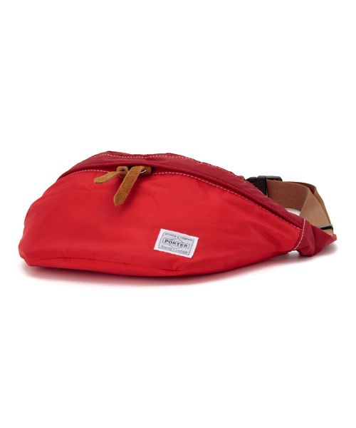 PORTER(ポーター)の「PORTER REEF WAIST BAG LARGE <B印 YOSHIDA SELECT>(ボディバッグ/ウエストポーチ・メンズ・ブラック/ブルー/ベージュ/レッド・ONE SIZE)」の7枚目の写真