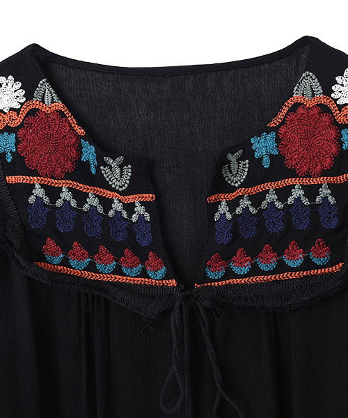 SUNBABIES（サンベイビーズ）の「楊柳刺繍ブラウス（シャツ/ブラウス・レディース・ホワイト/ブラック・M）」の6枚目の写真