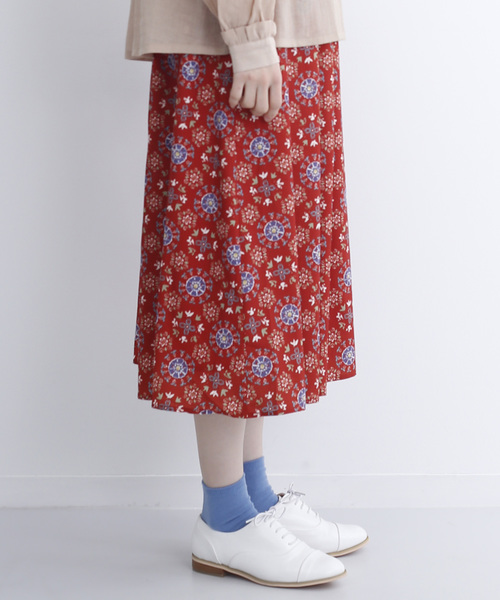 merlot plus(メルロープリュス)の「カレイドリズム柄スカート7333(スカート・レディース・ブラック/レッド・FREE)」の10枚目の写真