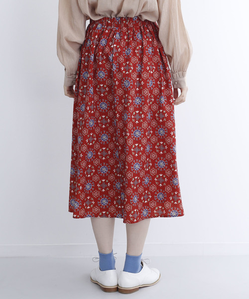 merlot plus(メルロープリュス)の「カレイドリズム柄スカート7333(スカート・レディース・ブラック/レッド・FREE)」の5枚目の写真