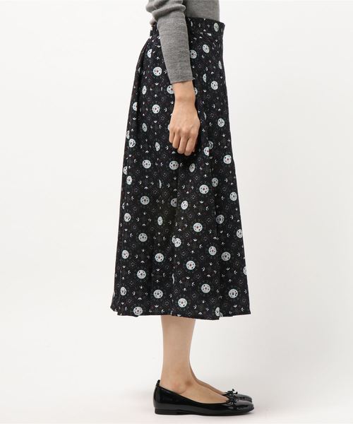 merlot plus(メルロープリュス)の「カレイドリズム柄スカート7333(スカート・レディース・ブラック/レッド・FREE)」の8枚目の写真