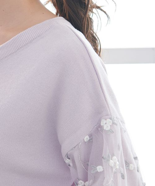 ROPE' PICNIC（ロペピクニック）の「【WEB限定】【2WAY】袖花刺繍チュールニットプルオーバー（ニット/セーター・レディース・ベージュ/ラベンダー・38）」の5枚目の写真