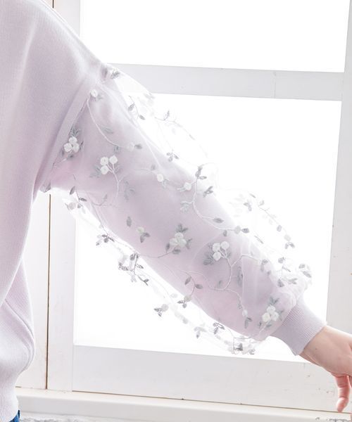 ROPE' PICNIC（ロペピクニック）の「【WEB限定】【2WAY】袖花刺繍チュールニットプルオーバー（ニット/セーター・レディース・ベージュ/ラベンダー・38）」の3枚目の写真