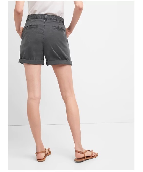 GAP（ギャップ）の「Gap ガールフレンドチノ ショートパンツ（アイレットポケット）（その他パンツ・レディース・ライトブラック・4/2/6/0/8）」の3枚目の写真