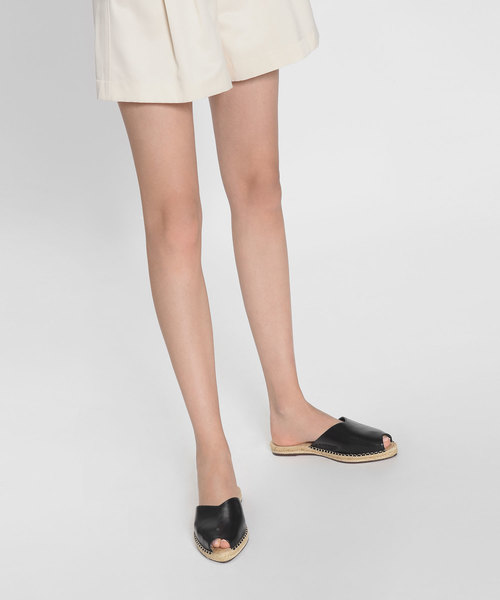 CHARLES & KEITH（チャールズ & キース）の「エスパドリーユスライダー / ESPADRILLE SLIDERS（サンダル・レディース・オレンジ/ブラック・25cm/23.5cm/24.5cm/23cm/22.5cm）」の3枚目の写真